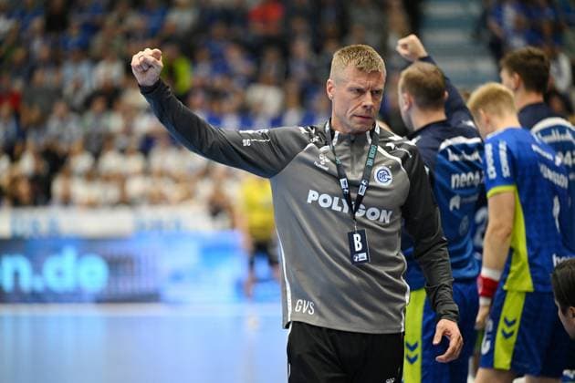 RECORD DATE NOT STATED Gudjon Valur Sigurdsson (VfL Gummersbach Trainer) jubelt mit geballter Faust GER, VfL Gummersbach vs. TVB Stuttgart, Handball, Daikin 1. Bundesliga, 6. Spieltag, Spielzeit 2025-2026, Schwalbe Arena Gummersbach, 25.09.2025 GER, VfL Gummersbach vs. TVB Stuttgart, Handball, Daikin 1. Bundesliga, 6. Spieltag, Spielzeit 2025-2026, Schwalbe Arena Gummersbach, 25.09.2025 Gummersbach Copyright: xEibner-Pressefoto JuergenxAugstx EP_JAT