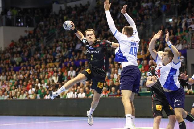 25.09.2025, xgox, Handball - EHF Champions League SC Magdeburg - Orlen Wisla Plock v.l. Felix Claar (Magdeburg, 7) wirft Tor, Torschuetze, erzielt Tor, Treffer, scores the goal Magdeburg
