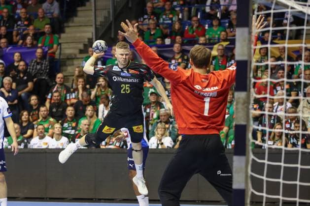 25.09.2025, xgox, Handball - EHF Champions League SC Magdeburg - Orlen Wisla Plock v.l. Sebastian Barthold (Magdeburg, 25) wirft Tor, Torschuetze, erzielt Tor, Treffer, scores the goal Magdeburg