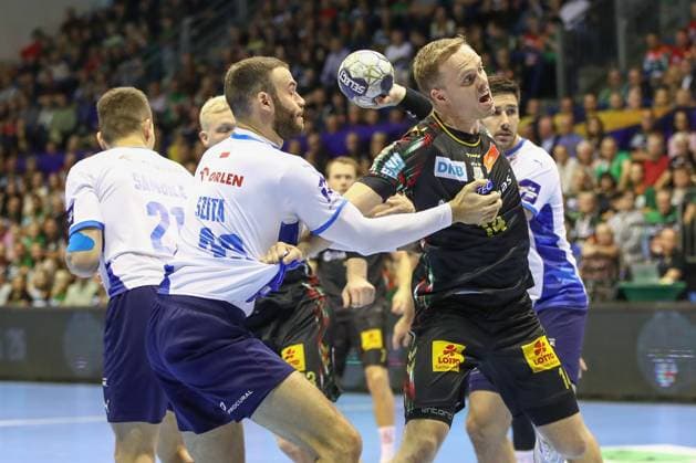25.09.2025, xgox, Handball - EHF Champions League SC Magdeburg - Orlen Wisla Plock v.l. Omar Ingi Magnusson (Magdeburg, 14) wirft Tor, Torschuetze, erzielt Tor, Treffer, scores the goal Magdeburg
