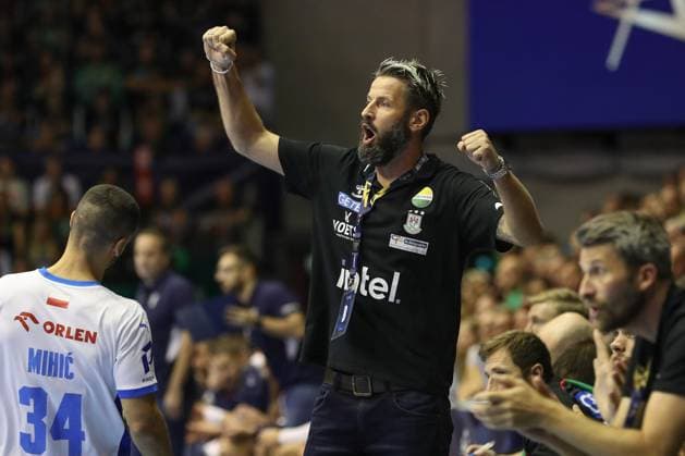 25.09.2025, xtgx, Handball, EHF Champions League, SC Magdeburg - Wisla Plock v.l. Bennet Wiegert (Magdeburg, Trainer) Jubel, Torjubel, jubelt ueber das Tor, celebrate the goal, celebration Magdeubrg