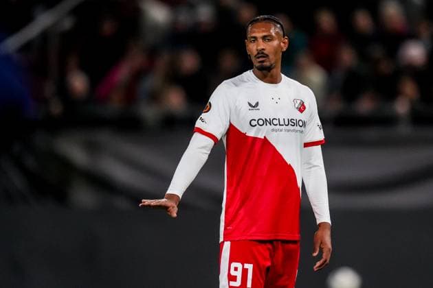 UTRECHT, NETHERLANDS - SEPTEMBER 25: Sebastien Haller of FC Utrecht gestures during the UEFA Europa League 2025 26 League Phase MD1 match between FC Utrecht and Olympique Lyonnais at Stadion Galgenwaard on September 25, 2025 in Utrecht, Netherlands. (Photo by Rene Nijhuis) SPO  Copyright: xRenexNijhuis