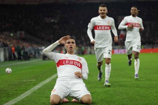 Stuttgart , Europa League Fußball VfB Stuttgart vs. Celta Vigo, Bilai El Khannouss (VfB) jubelt nach dem Tor zum 2:0 Gemäß den Vorgaben der DFL Deutschen Fußball Liga ist es untersagt, in dem Stadion und oder vom Spiel angefertigte Fotoaufnahmen in Form von Sequenzbildern und oder videoähnlichen Fotostrecken zu verwerten bzw. verwerten zu lassen.