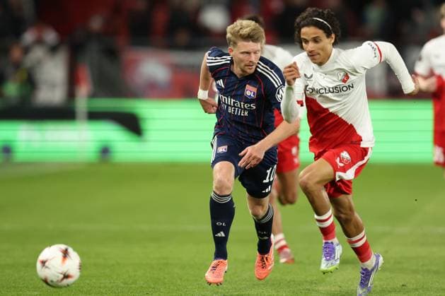 Pavel Sulc of Olympique Lyon with Souffian El Karouani of FC Utrecht during the UEFA Europa League, League phase, MD1 football match FC Utrecht vs Olympique Lyon at the Galgenwaard for the UEFA Europa League season 2025-2026 in UTRECHT, Netherlands on 25 september 2025, (photo by Peter Lous EYE4images DeFodi Images) Pavel Sulc of Olympique Lyon with Souffian El Karouani of FC Utrecht during the UEFA Europa League, League phase, MD1 football match FC Utrecht vs Olympique Lyon at the Galgenwaard for the UEFA Europa League season 2025 2026 in UTRECHT, Netherlands on 25 september 2025, photo by Peter Lous EYE4images DeFodi Images