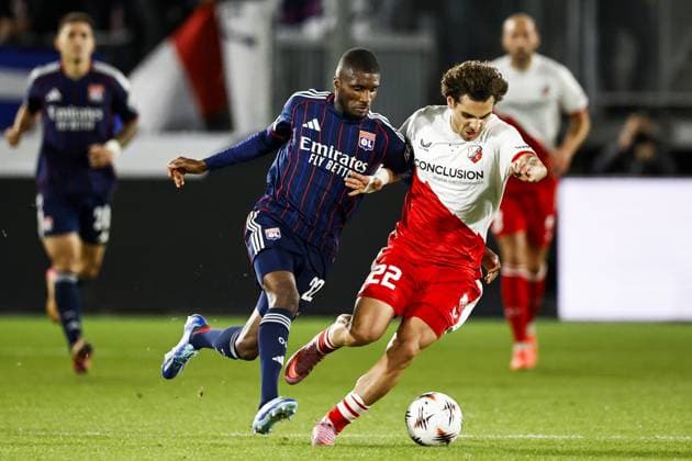 UTRECHT - (l-r) Clinton Mata of Olympique Lyonnais, Miguel Rodriguez of FC Utrecht during the Europa League match between FC Utrecht and Olympique Lyon at the Galgenwaard Stadium, on September 25, 2025, in Utrecht, Netherlands. ANP MAURICE VAN STEEN UEFA Europa League 2025-2026 xVIxANPxSportx xxANPxIVx 537481915 originalFilename: 537481915.jpg