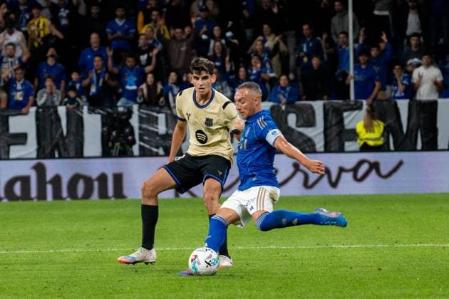 Santi Cazorla (N8) in action during La Liga game between Real Oviedo and Barcelona at Carlos Tartiere, Oviedo, Spain. Copyright: xAndresxLopezxSheridanxx xSPPx Sportspressphoto_SPR32164