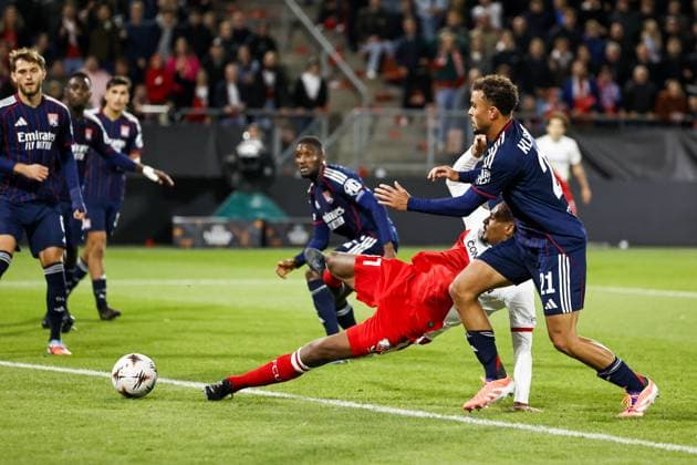 UTRECHT - (l-r) Sebastien Haller of FC Utrecht, Ruben Kluivert of Olympique Lyonnais during the Europa League match between FC Utrecht and Olympique Lyon at the Galgenwaard Stadium, on September 25, 2025, in Utrecht, Netherlands. ANP MAURICE VAN STEEN UEFA Europa League 2025-2026 xVIxANPxSportx xxANPxIVx 537482693 originalFilename: 537482693.jpg