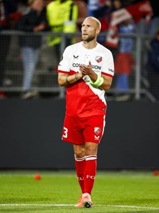 UTRECHT - Mike van der Hoorn of FC Utrecht after the Europa League match between FC Utrecht and Olympique Lyon at the Galgenwaard Stadium on September 25, 2025, in Utrecht, Netherlands. ANP MAURICE VAN STEEN UEFA Europa League 2025-2026 xVIxANPxSportx xxANPxIVx 537483374 originalFilename: 537483374.jpg