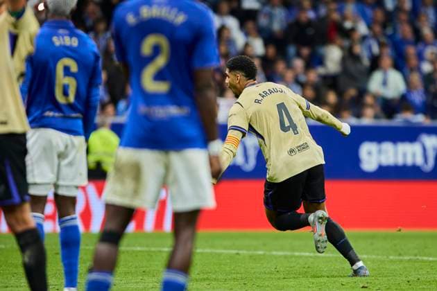 Real Oviedo v FC Barcelona, Barca - LaLiga EA Sports OVIEDO, SPAIN - SEPTEMBER 25: Ronald Araujo of FC Barcelona celebrates after scoring his team s third goal during to the LaLiga EA Sports match between Real Oviedo and FC Barcelona at Carlos Tartiere stadium on September 25, 2025 in Oviedo, Spain. (Photo by Diego Simon Photo Players Images Magara Press) Oviedo Estadio Carlos Tartiere Spain Copyright: xDiegoxSimonx