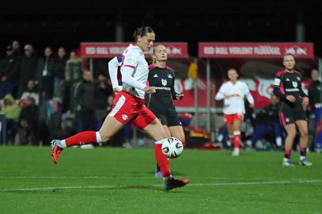 Fußball Bundesliga Frauen: RB Leipzig vs. Hamburger SV; 25.09.25 Giovanna Hoffmann (7, RB Leipzig). Fußball, Google Pixel Frauen-Bundesliga, Saison 2025 2026, 4. Spieltag: RB Leipzig vs. Hamburger SV am 25.09.25, Red Bull Arena, Leipzig. DFB REGULATIONS PROHIBIT ANY USE OF PHOTOGRAPHS AS IMAGE SEQUENCES AND OR QUASI-VIDEO. Copyright: xBEAUTIFULxSPORTS JanxKaeferx