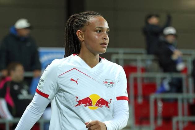 Fußball Bundesliga Frauen: RB Leipzig vs. Hamburger SV; 25.09.25 Lisa Baum (11, RB Leipzig). Porträt. Fußball, Google Pixel Frauen-Bundesliga, Saison 2025 2026, 4. Spieltag: RB Leipzig vs. Hamburger SV am 25.09.25, Red Bull Arena, Leipzig. DFB REGULATIONS PROHIBIT ANY USE OF PHOTOGRAPHS AS IMAGE SEQUENCES AND OR QUASI-VIDEO. Copyright: xBEAUTIFULxSPORTS JanxKaeferx