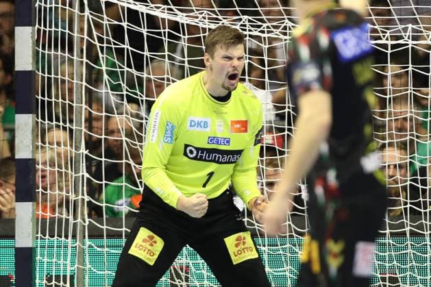 25.09.2025, xtgx, Handball, EHF Champions League, SC Magdeburg - Wisla Plock v.l. Sergey Hernandez Ferrer (Magdeburg, 1) Jubelt ueber gehaltenen Ball, abgewehrt, gehalten, Torhueter Magdeubrg