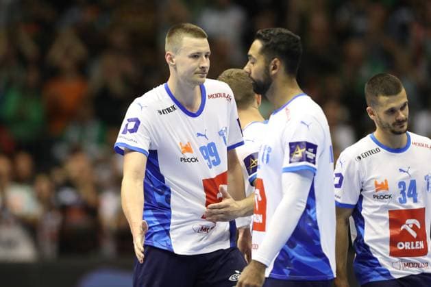 25.09.2025, xtgx, Handball, EHF Champions League, SC Magdeburg - Wisla Plock v.l. Sergei Kosorotov (Plock, 99) enttaeuscht, schaut enttaeuscht, niedergeschlagen, disappointed Magdeubrg