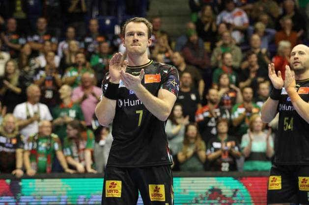 25.09.2025, xtgx, Handball, EHF Champions League, SC Magdeburg - Wisla Plock v.l. Felix Claar (Magdeburg, 7) Jubel ueber den Sieg, Jubel nach Spielende Magdeubrg