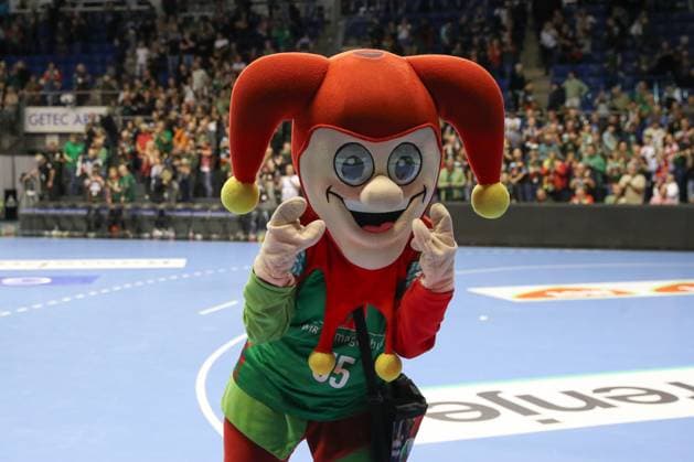 25.09.2025, xtgx, Handball, EHF Champions League, SC Magdeburg - Wisla Plock v.l. Maskottchen Till Eulenspiegel Jubel ueber den Sieg, Jubel nach Spielende Magdeubrg