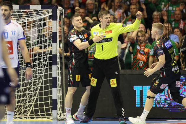 25.09.2025, xtgx, Handball, EHF Champions League, SC Magdeburg - Wisla Plock v.l. Elvar Orn Jonsson (Magdeburg, 19), Sergey Hernandez Ferrer (Magdeburg, 1) Sebastian Barthold (Magdebug, 25) Jubel ueber den Sieg, Jubel nach Spielende Magdeubrg