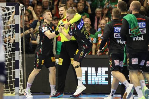 25.09.2025, xtgx, Handball, EHF Champions League, SC Magdeburg - Wisla Plock v.l. Elvar Orn Jonsson (Magdeburg, 19), Sergey Hernandez Ferrer (Magdeburg, 1) Sebastian Barthold (Magdebug, 25) Jubel ueber den Sieg, Jubel nach Spielende Magdeubrg