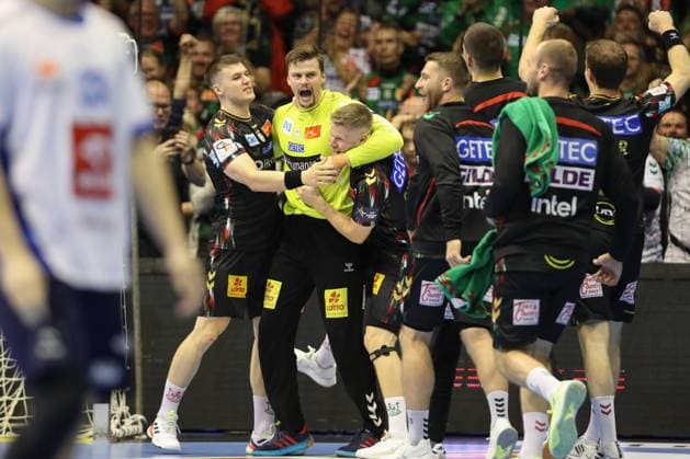 25.09.2025, xtgx, Handball, EHF Champions League, SC Magdeburg - Wisla Plock v.l. Elvar Orn Jonsson (Magdeburg, 19), Sergey Hernandez Ferrer (Magdeburg, 1) Sebastian Barthold (Magdebug, 25) Jubel ueber den Sieg, Jubel nach Spielende Magdeubrg