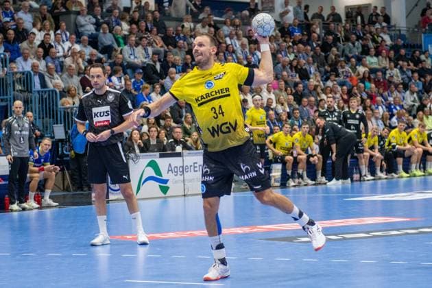 Kai Haefner, Rueckraum rechts, (TVB Stuttgart 34), VfL Gummersbach vs. TVB 1898 Stuttgart, Daikin Handball Bundesliga, Herren , 6. Spieltag, 25.09.2025 Gummersbach NRW Deutschland