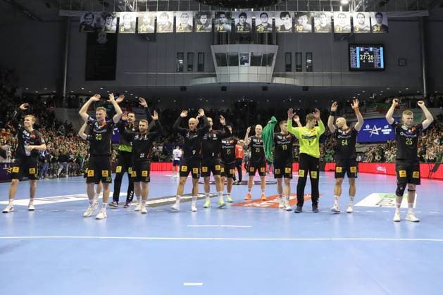 25.09.2025, xtgx, Handball, EHF Champions League, SC Magdeburg - Wisla Plock v.l. Magdeburg Jubel ueber den Sieg, Jubel nach Spielende Magdeubrg