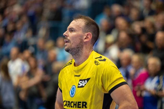 Kai Haefner, Rueckraum rechts, (TVB Stuttgart 34), VfL Gummersbach vs. TVB 1898 Stuttgart, Daikin Handball Bundesliga, Herren , 6. Spieltag, 25.09.2025 Gummersbach NRW Deutschland