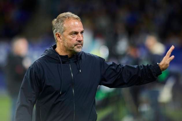 Real Oviedo v FC Barcelona, Barca - LaLiga EA Sports OVIEDO, SPAIN - SEPTEMBER 25: Hansi Flick, head coach of FC Barcelona looks on prior during to the LaLiga EA Sports match between Real Oviedo and FC Barcelona at Carlos Tartiere stadium on September 25, 2025 in Oviedo, Spain. (Photo by Diego Simon Photo Players Images Magara Press) Oviedo Estadio Carlos Tartiere Spain Copyright: xDiegoxSimonx