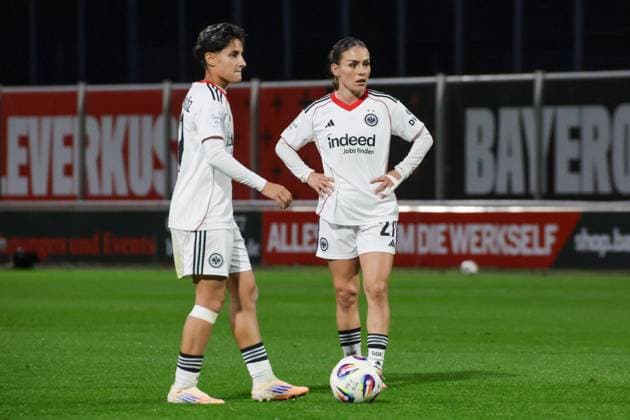 25.09.2025, xgrfx, Fussball Google Pixel Frauen-Bundesliga, Bayer Leverkusen - Eintracht Frankfurt v.l. Dilara Acikgöz, Ereleta Memeti (Eintracht Frankfurt) (DFL DFB REGULATIONS PROHIBIT ANY USE OF PHOTOGRAPHS as IMAGE SEQUENCES and or QUASI-VIDEO) Leverkusen