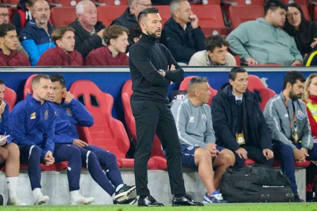 Salzburg, Österreich 25. September 2025: Europa League - 2025 2026 - RB Salzburg vs. FC Porto Im Bild: Trainer Francesco Farioli (FC) Red Bull Arena