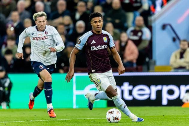 Aston Villa v Bologna Europa League 25 09 2025. Aston Villa forward Ollie Watkins (11) runs forward with ball during the Europa League match between Aston Villa and Bologna at Villa Park, Birmingham, England on 25 September 2025. Birmingham Villa Park West Midlands England Editorial use only , Copyright: xManjitxNarotrax PSI-22910-0116