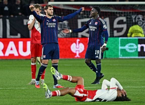 Match Europa League Utrecht - OL PHOTOPQR LE PROGRES Stéphane GUIOCHON - 25 09 2025 - Match Europa League Utrecht - OL -Au Pays Pays à Utrecht match de l Europa League saison 2025-2026 Utrecht - OL ici joie de Francis Tessmann , l OL s impose 1-0 à Ultricht France  Copyright: xPHOTOPQR LExPROGRES MAXPPPxStéphanexGUIOCHONx 20250925LPL8258 20250925LPL8258