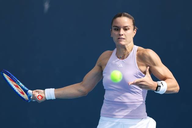 BEIJING, CHINA - SEPTEMBER 26: Maria Sakkari of Greece returns a shot in the Women s Singles Round of 64 match against Leylah Fernandez of Canada on day 5 of the 2025 China Open at National Tennis Center on September 26, 2025 in Beijing, China.  Copyright: xVCGx 111593309319