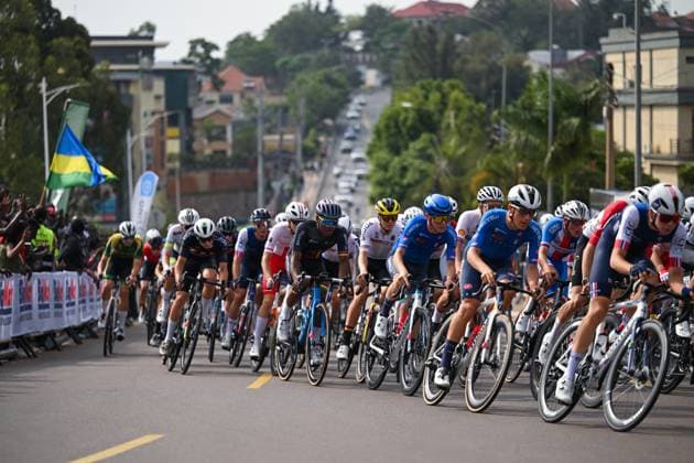 2025 UCI Road World Championships Picture by Chris Auld SWpix.com - 26 09 2025 - Cycling - 2025 UCI Road World Championships - Kigali Convention Centre, Kigali, Rwanda - Men Junior Road Race - Italy Copyright: x xSWpix.comx(t axPhotographyxHubxLtd)xChrisxAuld SWpix.comx SWP-3030-7024