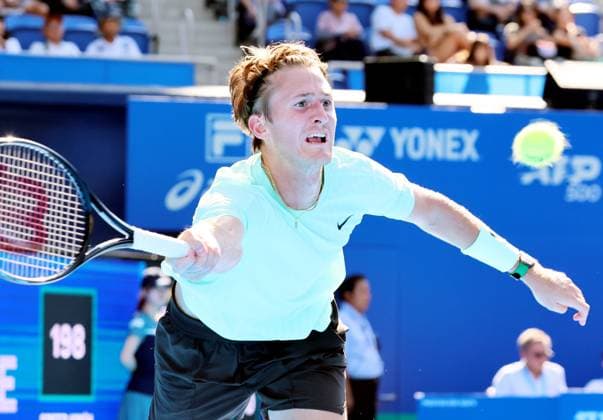 September 25, 2025, Tokyo, Japan - Sebastian Korda of the United States returns the ball against Japan s Sho Shimabukuro during a second round match of the Japan Open Tennis tournament in Tokyo on Friday, September 26, 2025. Korda defeated Shimabukuro 6-1, 6-4. (photo by Yoshio Tsunoda AFLO) Noxthirdxpartyxsales  aflo_304811810