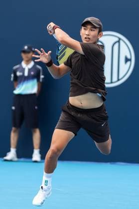 BEIJING, CHINA - SEPTEMBER 26: Shang Juncheng of China competes in the Men s Singles Round of 32 match against Arthur Cazaux of France on day 5 of the 2025 China Open at National Tennis Center on September 26, 2025 in Beijing, China.  Copyright: xVCGx 111593327090