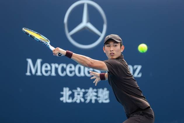 BEIJING, CHINA - SEPTEMBER 26: Shang Juncheng of China competes in the Men s Singles Round of 32 match against Arthur Cazaux of France on day 5 of the 2025 China Open at National Tennis Center on September 26, 2025 in Beijing, China.  Copyright: xVCGx 111593326735