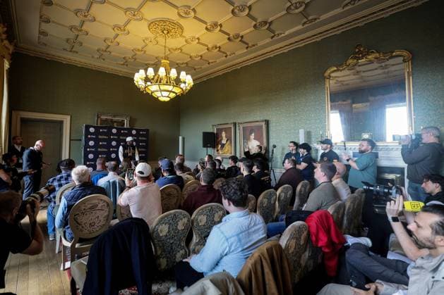 Pittsburgh Steelers press conference, PK, Pressekonferenz Carton House, Kildare 26 9 2025 Head Coach Mike Tomlin Mike Tomlin 26 9 2025  Copyright: x INPHO LaszloxGeczox LG_001907