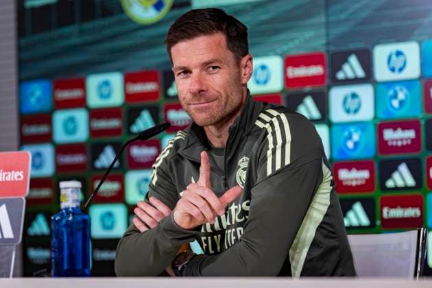 Sport Themen der Woche KW 39 Sport Bilder des Tages Real Madrid press conference, PK, Pressekonferenz Xabi Alonso, head coach of Real Madrid, speaks during the press conference ahead of their LaLiga EA Sports match against Atletico de Madrid at Ciudad Real Madrid on September 26, 2025 in Madrid, Spain. Valdebebas Ciudad Real Madrid Madrid Spain Copyright: xAlbertoxGardinx AGardin_20250926_Foot_ReaMad_tra_0276