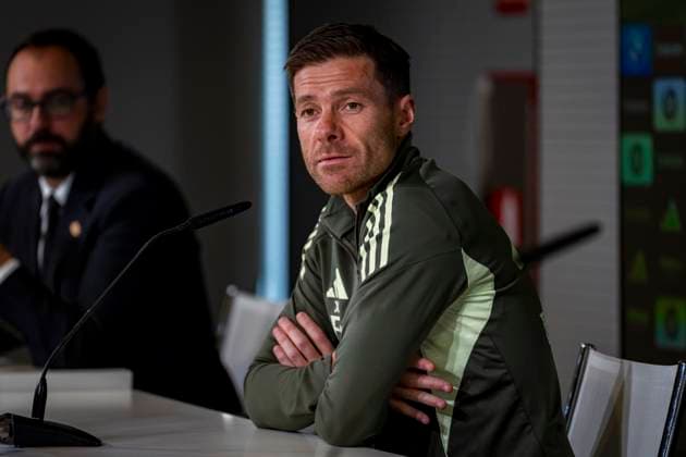 Real Madrid press conference, PK, Pressekonferenz Xabi Alonso, head coach of Real Madrid, speaks during the press conference ahead of their LaLiga EA Sports match against Atletico de Madrid at Ciudad Real Madrid on September 26, 2025 in Madrid, Spain. Valdebebas Ciudad Real Madrid Madrid Spain Copyright: xAlbertoxGardinx AGardin_20250926_Foot_ReaMad_tra_0291