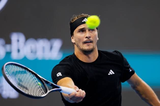 BEIJING, CHINA - SEPTEMBER 26: Alexander Zverev of Germany competes in the Women s Singles Round of 32 match against Lorenzo Sonego of Italy on day 5 of the 2025 China Open at National Tennis Center on September 26, 2025 in Beijing, China.  Copyright: xVCGx 111593394813