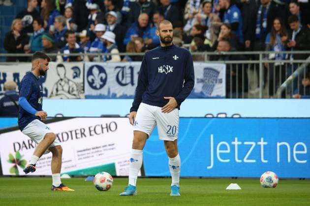 26.09.2025, xpfrx, Fussball 2.Bundesliga, SV Darmstadt 98 - Dynamo Dresden v.l. Aleksandar Vukotic (SV Darmstadt 98) Warmup warm up Aufwärmen aufwärmen vor dem Spiel (DFL DFB REGULATIONS PROHIBIT ANY USE OF PHOTOGRAPHS as IMAGE SEQUENCES and or QUASI-VIDEO) Darmstadt