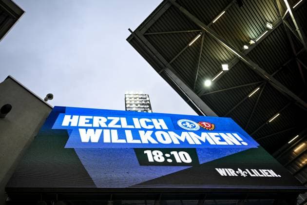 Die Anzeigetafel vor dem Spiel, GER, SV Darmstadt 98 vs Dynamo Dresden, Fussball, 2.Bundesliga, 7. Spieltag, Spielzeit 2025 2026, 26.09.2025. DFL REGULATIONS PROHIBIT ANY USE OF PHOTOGRAPHS AS IMAGE SEQUENCES AND OR QUASI-VIDEO GER, SV Darmstadt 98 vs Dynamo Dresden, Fussball, 2.Bundesliga, 7. Spieltag, Spielzeit 2025 2026, 26.09.2025. Darmstadt