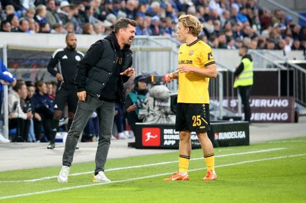 26.09.2025, xpfrx, Fussball 2.Bundesliga, SV Darmstadt 98 - Dynamo Dresden v.l. Trainer Coach Thomas Stamm (SG Dynamo Dresden) Jonas Oehmichen (SG Dynamo Dresden) (DFL DFB REGULATIONS PROHIBIT ANY USE OF PHOTOGRAPHS as IMAGE SEQUENCES and or QUASI-VIDEO) Darmstadt