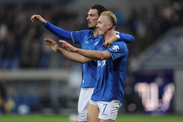 26.09.2025, xdcx, Fussball 2. Bundesliga, SV Darmstadt 98 - SG Dynamo Dresden, emonline, emspor, despor, v.l., Torjubel zum 1:0 durch Isac Lidberg (SV Darmstadt 98), Goal celebration, celebrate the goal, Fraser Hornby (SV Darmstadt 98) DFL DFB REGULATIONS PROHIBIT ANY USE OF PHOTOGRAPHS AS IMAGE SEQUENCES AND OR QUASI-VIDEO.