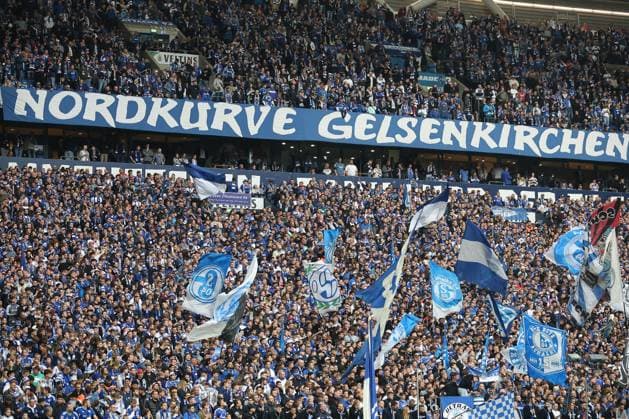 Fans des FC Schalke 04 beim Spiel der 2. Bundesliga (Saison 2025 26) FC Schalke 04 - Greuther Fürth Copyright: Thomas Pakusch