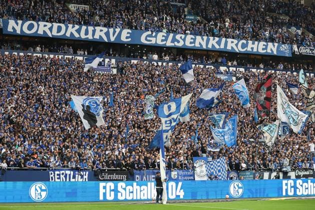 Fans des FC Schalke 04 beim Spiel der 2. Bundesliga (Saison 2025 26) FC Schalke 04 - Greuther Fürth Copyright: Thomas Pakusch