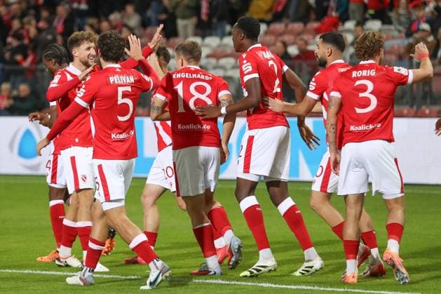 26.09.2025, xtgx, Fussball 3. Liga, FC Energie Cottbus - VfB Stuttgart II emspor, v.l. Erik Engelhardt (Cottbus, 18) Jubel, Torjubel, jubelt ueber das Tor, celebrate the goal, celebration (DFL DFB REGULATIONS PROHIBIT ANY USE OF PHOTOGRAPHS as IMAGE SEQUENCES and or QUASI-VIDEO) Cottbus