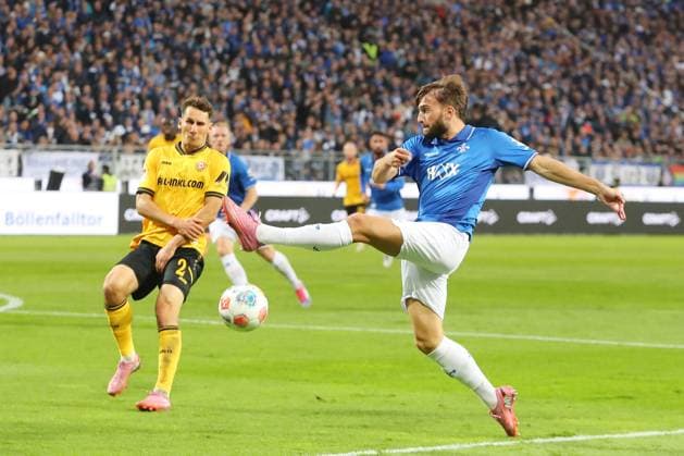 o26.09.2025, xtvx, Fussball 2.Bundesliga, SV Darmstadt 98 - Dynamo Dresden v.l. Torschuss, has a shot on goal Konrad Faber (SG Dynamo Dresden) Killian Corredor (SV Darmstadt 98) (DFL DFB REGULATIONS PROHIBIT ANY USE OF PHOTOGRAPHS as IMAGE SEQUENCES and or QUASI-VIDEO) Darmstadt