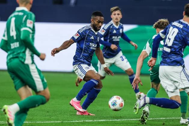 Fussball, 2. Bundesliga Saison 2025 2026 7. Spieltag FC Schalke 04 - SpVgg Greuther Fürth 26.09.2025, VELTINS-Arena Moussa Sylla (FC Schalke 04, 9) Gelsenkirchen VELTINS-Arena Nordrhein-Westfalen Deutschland