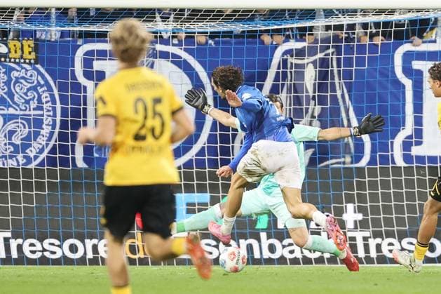 26.09.2025, xtvx, Fussball 2.Bundesliga, SV Darmstadt 98 - Dynamo Dresden v.l. Goal scored, Tor zum 2:0 Fraser Hornby (SV Darmstadt 98) (DFL DFB REGULATIONS PROHIBIT ANY USE OF PHOTOGRAPHS as IMAGE SEQUENCES and or QUASI-VIDEO) Darmstadt