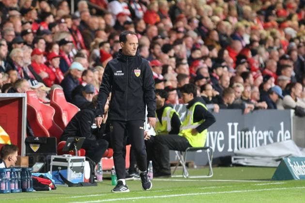 Trainer: Nico Willig (Stuttgart) Fussball 3. Liga 2025 2026 FC Energie Cottbus - VfB Stuttgart II